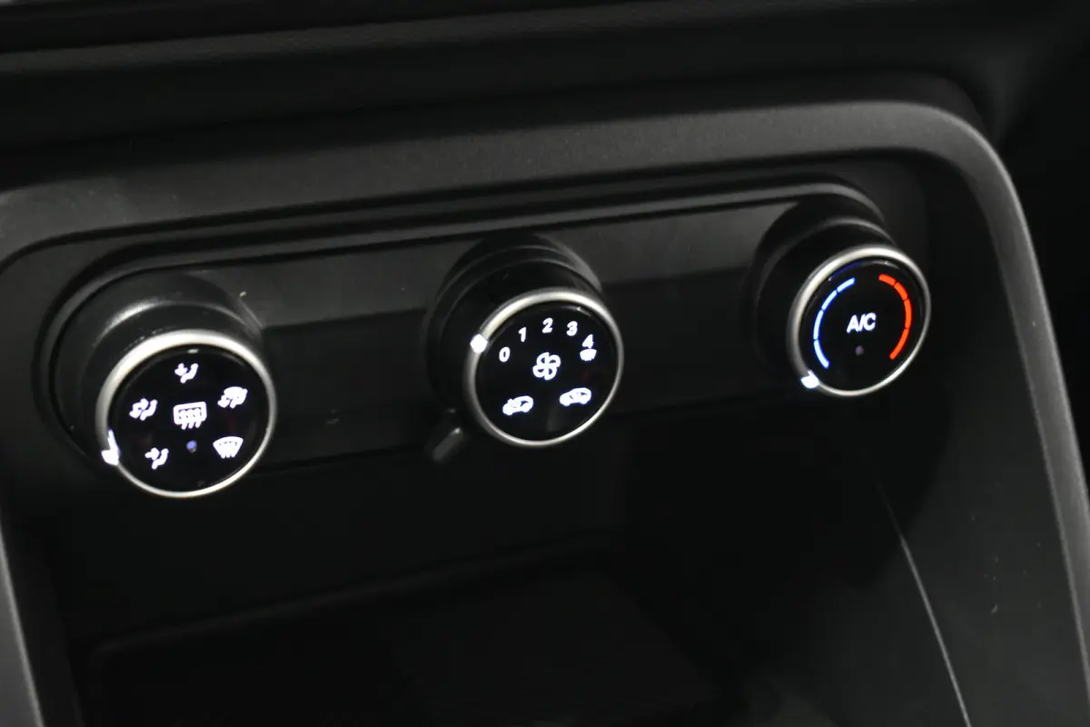 1.2 Turbo 100pk Plus | Carplay | Airco | Cruise Control | DAB | Telefoon | Achterbank in delen neerklapbaar | Airco | Apple Carplay/Android Auto|telefoonintegratie premium