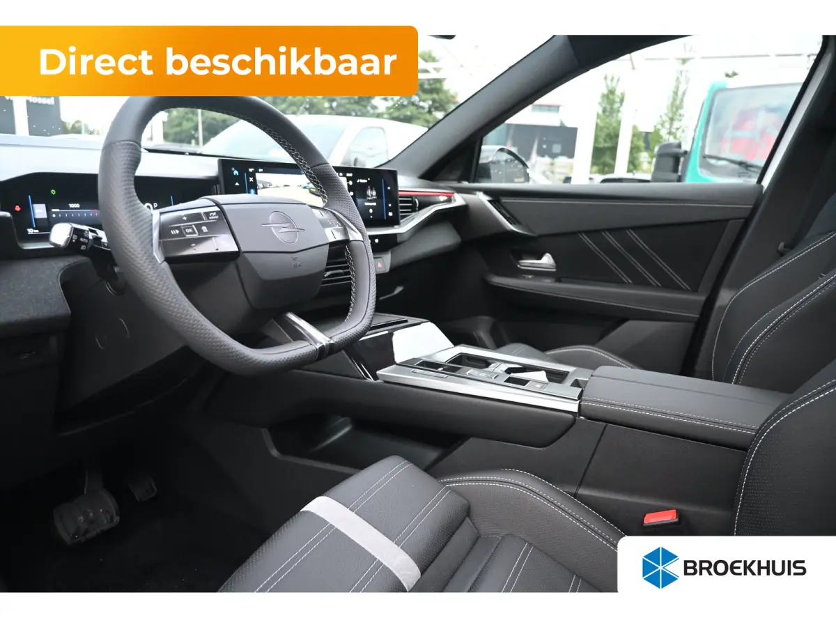 Business Edition | Achteruitrijcamera | Comfort plus pakket | Draadloze telefoonlader (Inductie)