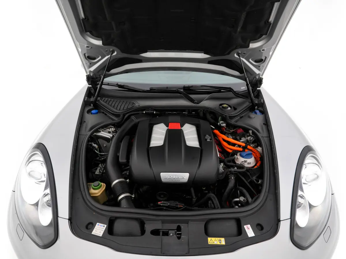 3.0 S E-Hybrid (Plug-In) Aut. *PANO | LEATHER | XENON | HEATED-SPORTSEATS | MEMORY-PACK | BOSE-SOUND | AIR-SUSPENSION | NAVI-FULLMAP | CAMERA | PRIVACY-GLASS | SHIFTPADDLES | ECC | PDC | CRU