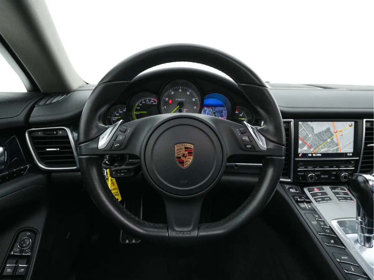 3.0 S E-Hybrid (Plug-In) Aut. *PANO | LEATHER | XENON | HEATED-SPORTSEATS | MEMORY-PACK | BOSE-SOUND | AIR-SUSPENSION | NAVI-FULLMAP | CAMERA | PRIVACY-GLASS | SHIFTPADDLES | ECC | PDC | CRU