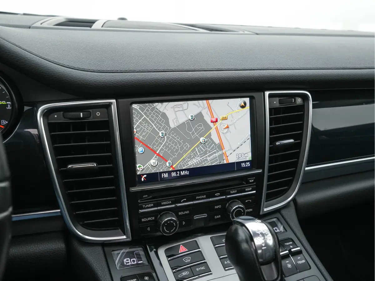 3.0 S E-Hybrid (Plug-In) Aut. *PANO | LEATHER | XENON | HEATED-SPORTSEATS | MEMORY-PACK | BOSE-SOUND | AIR-SUSPENSION | NAVI-FULLMAP | CAMERA | PRIVACY-GLASS | SHIFTPADDLES | ECC | PDC | CRU