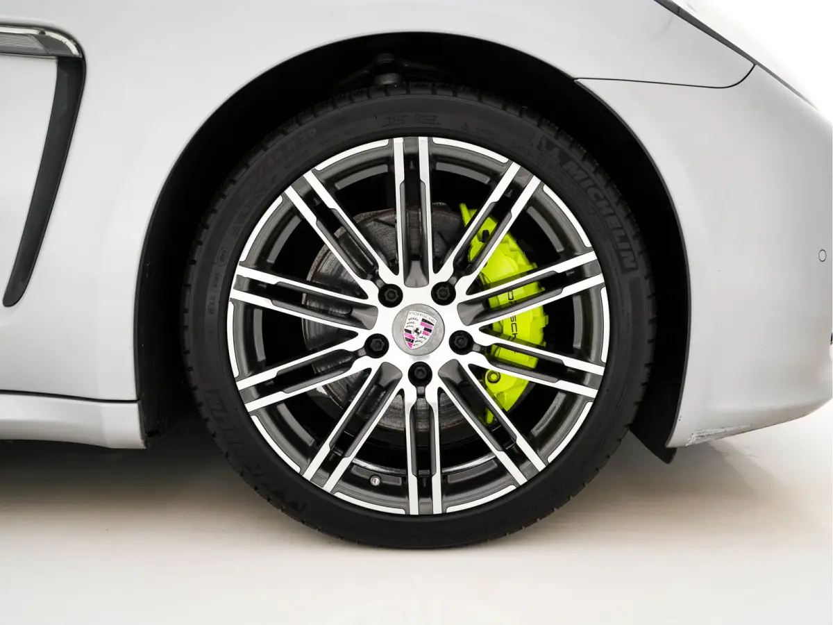 3.0 S E-Hybrid (Plug-In) Aut. *PANO | LEATHER | XENON | HEATED-SPORTSEATS | MEMORY-PACK | BOSE-SOUND | AIR-SUSPENSION | NAVI-FULLMAP | CAMERA | PRIVACY-GLASS | SHIFTPADDLES | ECC | PDC | CRU