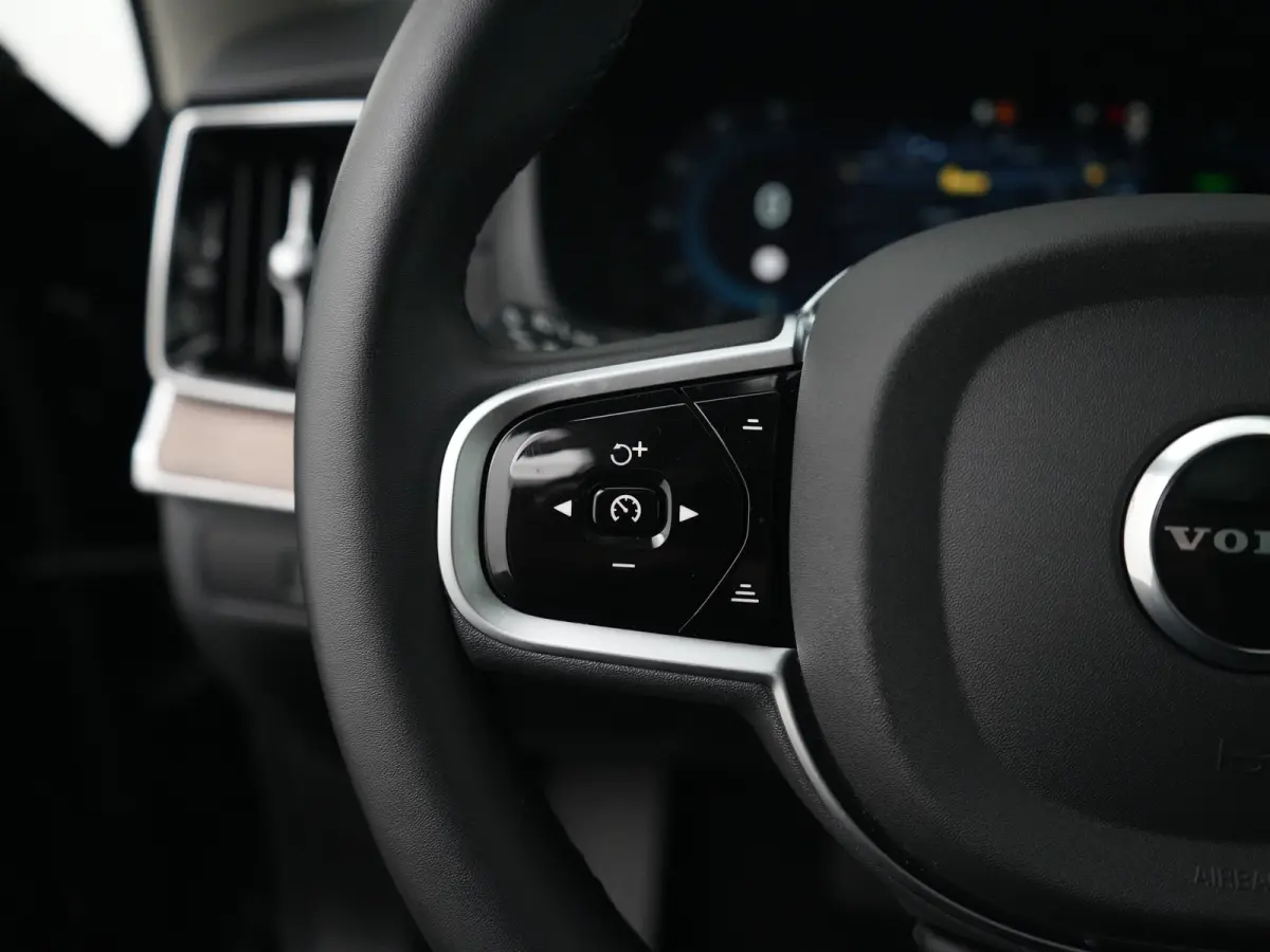 T8 Recharge AWD Ultra Dark | Luchtvering | Harman/Kardon | Head-Up | 360° Camera | 21" | Adaptive Cruise | BLIS | Lederen Dashboard