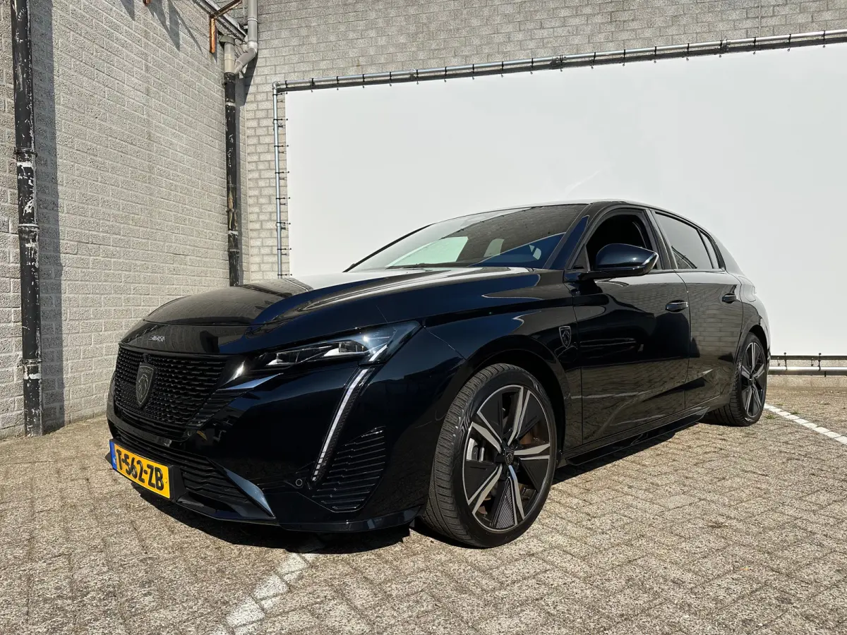 1.6 Plug-in Hybrid 180 GT | Apple Carplay / Android Auto | 360° Camera | Elek. Stoelen | Navigatie | Camera | Adaptieve Cruise Control | Achterbank in delen neerklapbaar | Achteruitrijcamer