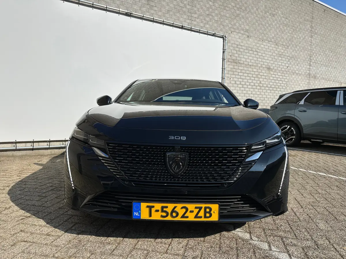 1.6 Plug-in Hybrid 180 GT | Apple Carplay / Android Auto | 360° Camera | Elek. Stoelen | Navigatie | Camera | Adaptieve Cruise Control | Achterbank in delen neerklapbaar | Achteruitrijcamer