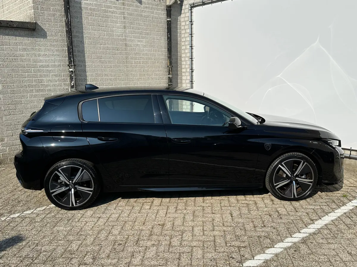 1.6 Plug-in Hybrid 180 GT | Apple Carplay / Android Auto | 360° Camera | Elek. Stoelen | Navigatie | Camera | Adaptieve Cruise Control | Achterbank in delen neerklapbaar | Achteruitrijcamer