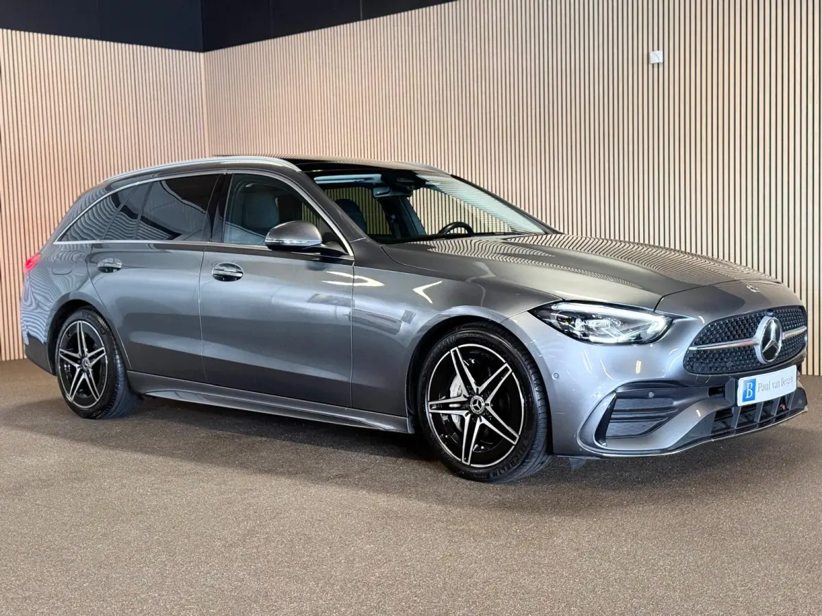 220D AMG STYLING-PANORAMA-CAMERA-TREKHAAK-DODEHOEK-COMPLEET