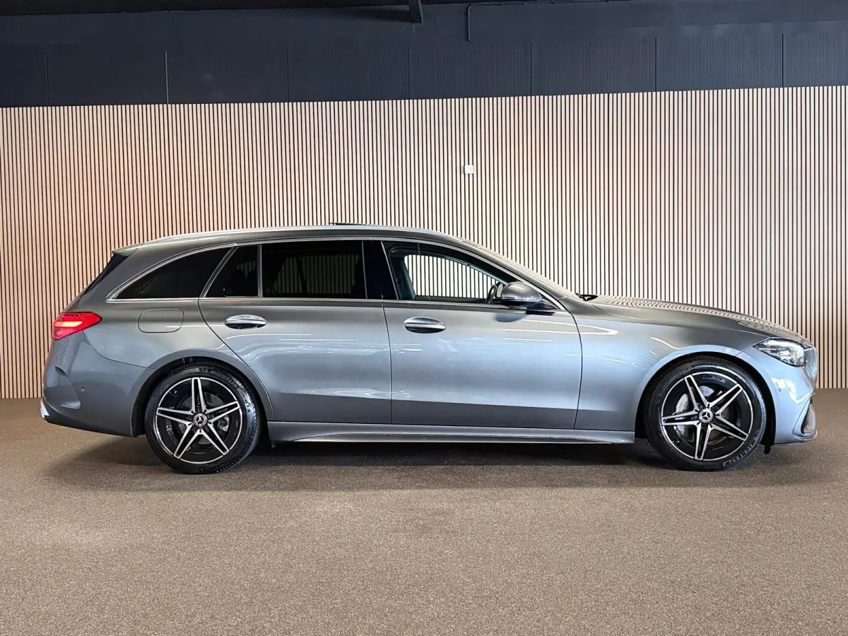 220D AMG STYLING-PANORAMA-CAMERA-TREKHAAK-DODEHOEK-COMPLEET