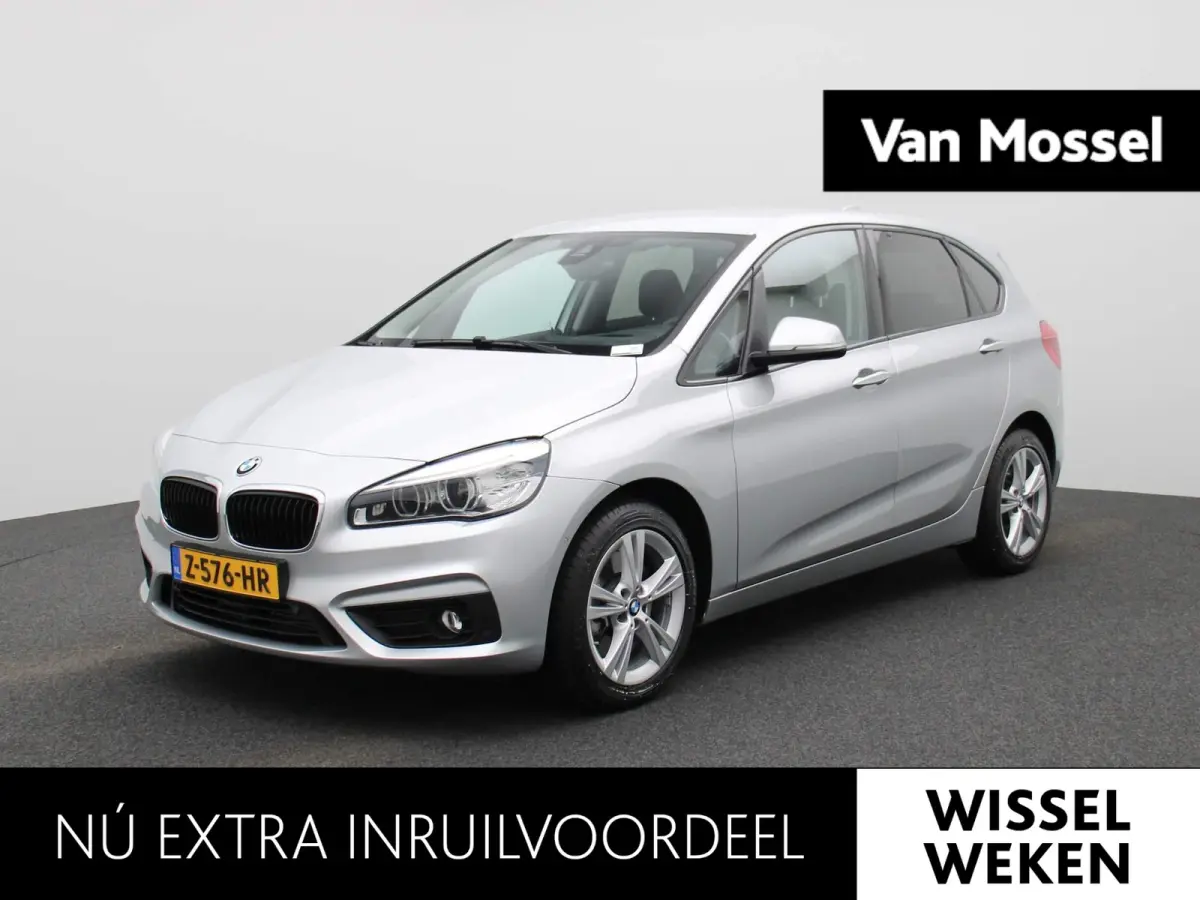 225i xDrive | ELEKTRISCHE BESTUURDERSSTOEL MET GEHEUGEN | | NAVIGATIE | ACHTERUITRIJCAMERA | HEAD-UP DISPLAY | STOELVERWARMING | PARKEERSENBSOREN VOOR + ACHTER | PARKEERASSISTENT | LED |
