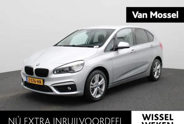 225i xDrive | ELEKTRISCHE BESTUURDERSSTOEL MET GEHEUGEN | | NAVIGATIE | ACHTERUITRIJCAMERA | HEAD-UP DISPLAY | STOELVERWARMING | PARKEERSENBSOREN VOOR + ACHTER | PARKEERASSISTENT | LED |