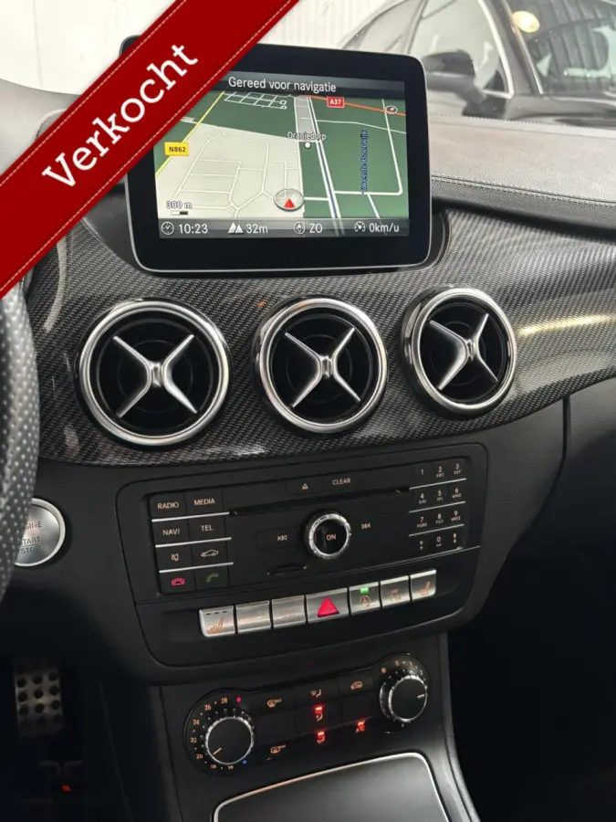 200 Prestige AMG-Line | Navi | LED | Cruise | Clima | PDC | Alcantara | Stoelverw | Trekh | 18" |