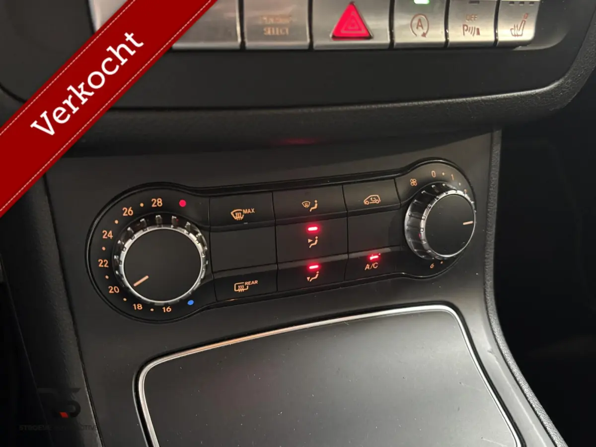 200 Prestige AMG-Line | Navi | LED | Cruise | Clima | PDC | Alcantara | Stoelverw | Trekh | 18" |