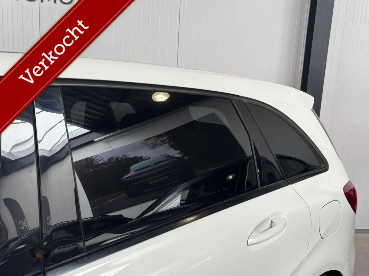 200 Prestige AMG-Line | Navi | LED | Cruise | Clima | PDC | Alcantara | Stoelverw | Trekh | 18" |