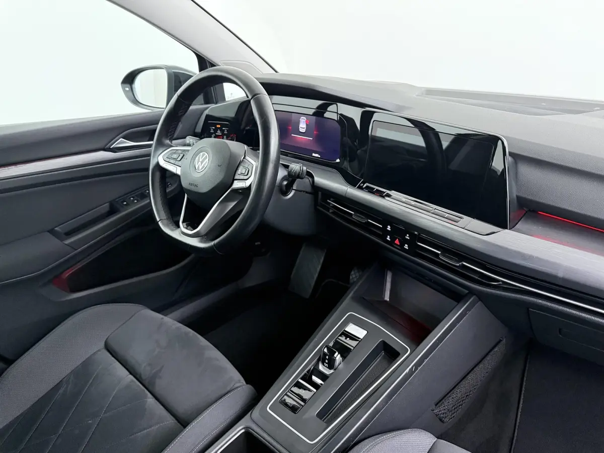 1.4 eHybrid Style | Trekhaak | Adaptieve Cruise | Dodehoekdetectie | CarPlay |
