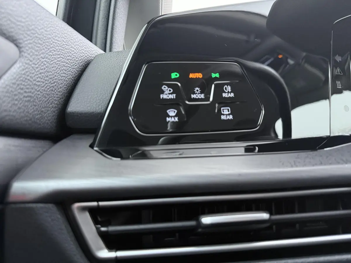 1.4 eHybrid Style | Trekhaak | Adaptieve Cruise | Dodehoekdetectie | CarPlay |