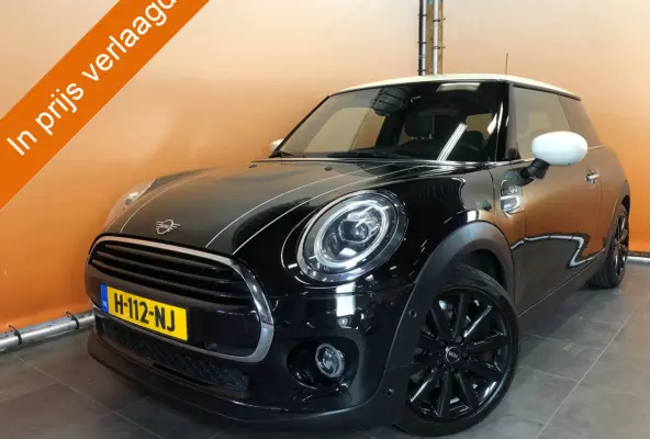 1.5 Cooper 60 Years Edition NL auto sportstoelen | leer | navi | led | harman kardon | pano dak | head up | dealer onderhouden