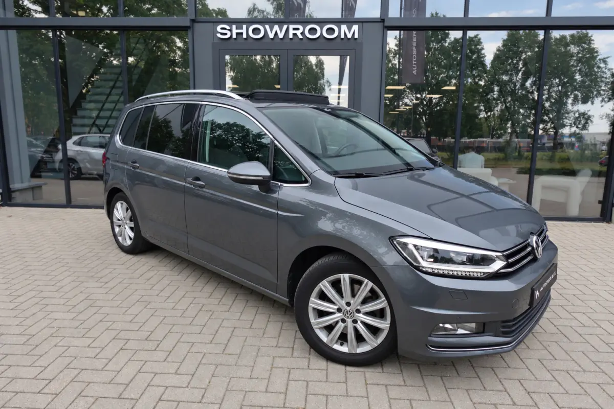 1.4 TSI Connected Series 7P NAVI CAM PDC