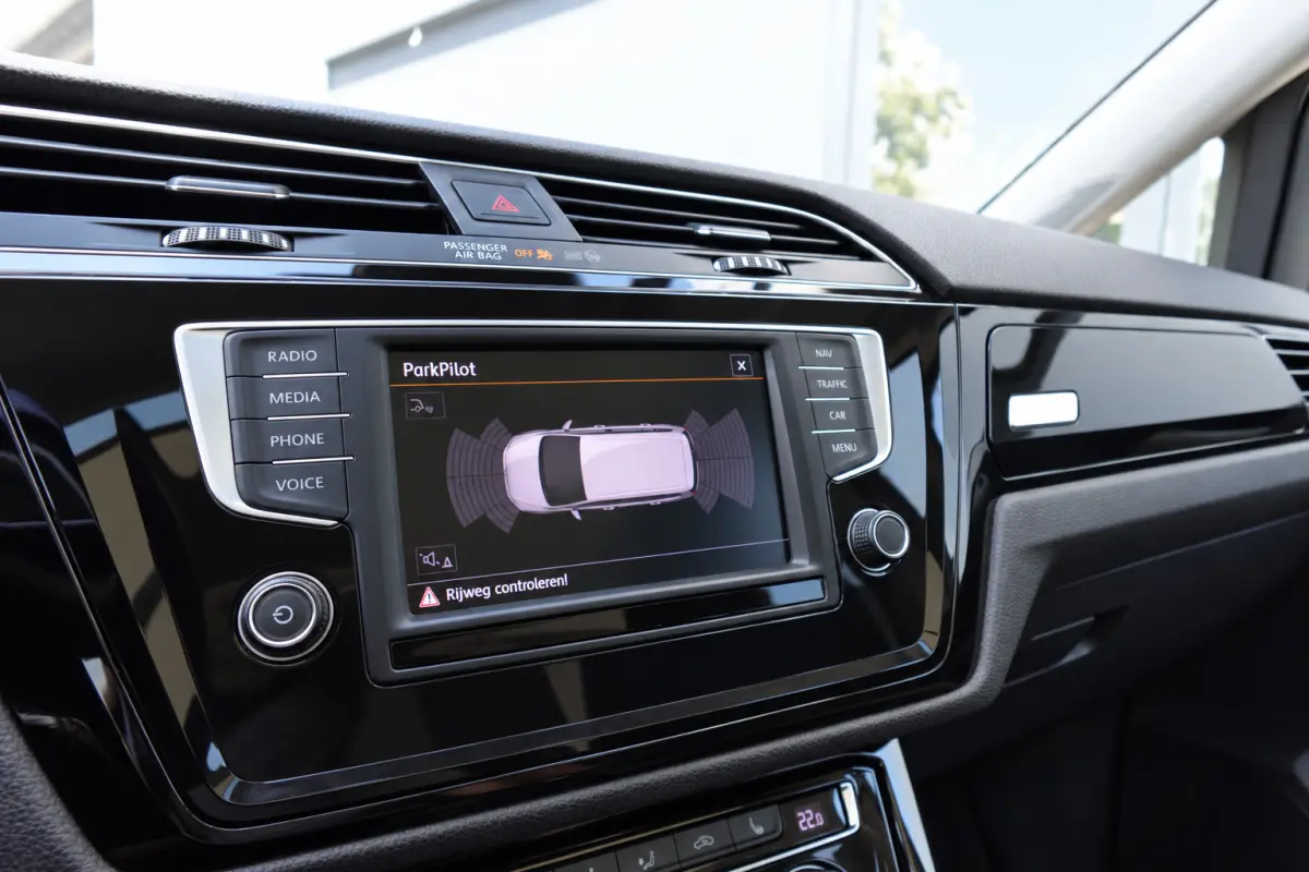 1.4 TSI Connected Series 7P NAVI CAM PDC