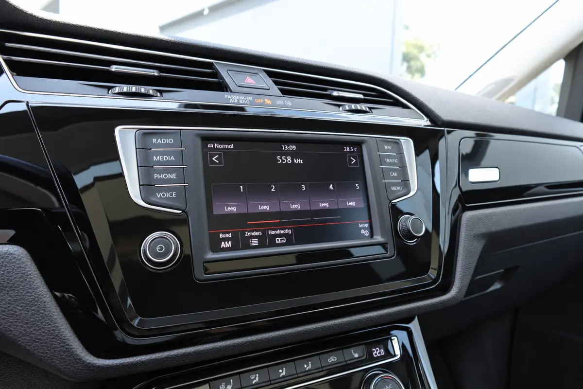 1.4 TSI Connected Series 7P NAVI CAM PDC