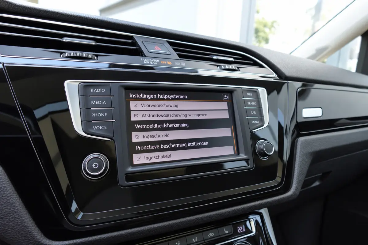1.4 TSI Connected Series 7P NAVI CAM PDC