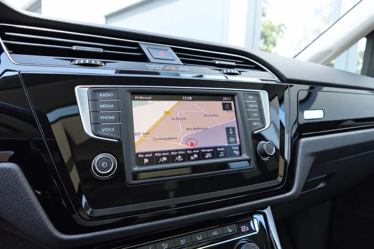 1.4 TSI Connected Series 7P NAVI CAM PDC
