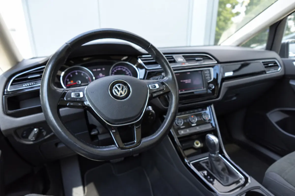 1.4 TSI Connected Series 7P NAVI CAM PDC