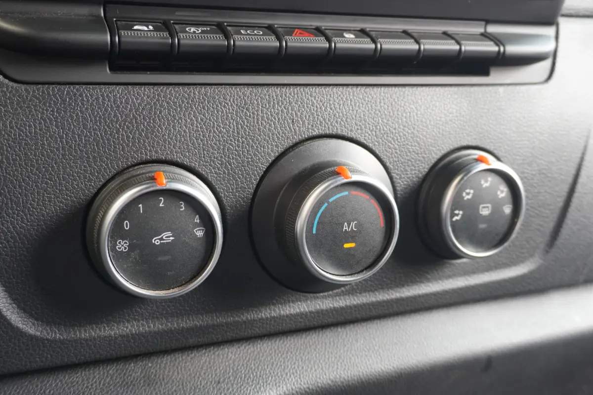 2.3 dCi 150PK L2H2 - EURO 6 - Airco - Trekhaak - €14.900,- Excl.