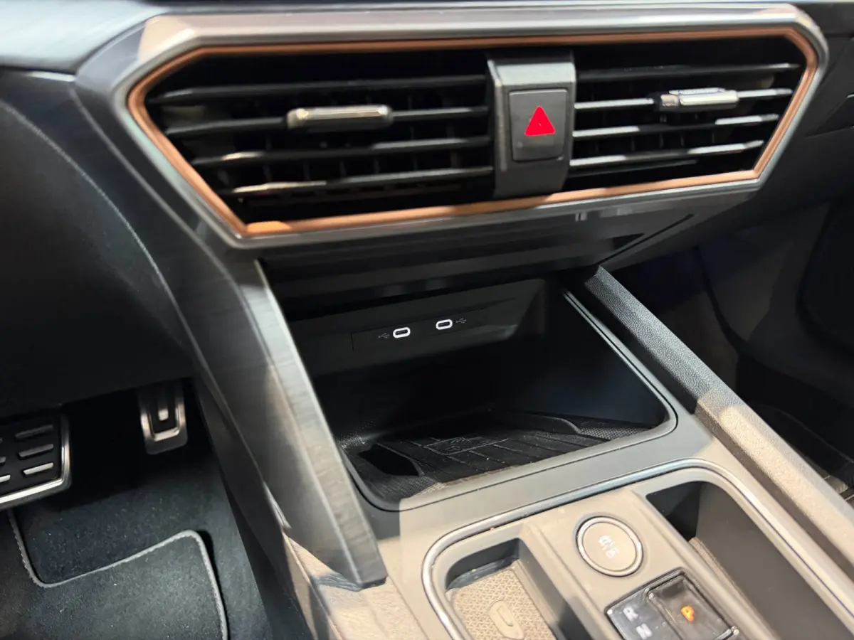 1.4 e-Hybrid VZ Copper Edition|Sfeer|Camera|Keyless|ACC|Bovag Garantie