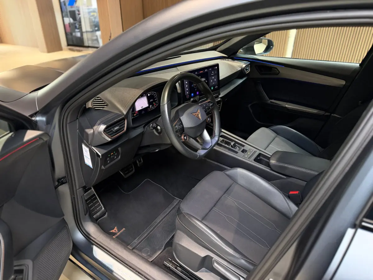 1.4 e-Hybrid VZ Copper Edition|Sfeer|Camera|Keyless|ACC|Bovag Garantie