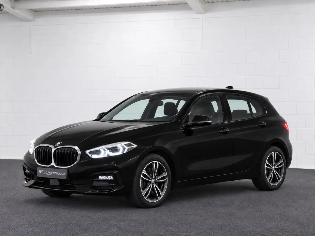 120i Sport Line | PDC | Stoelverwarming | Apple CarPlay