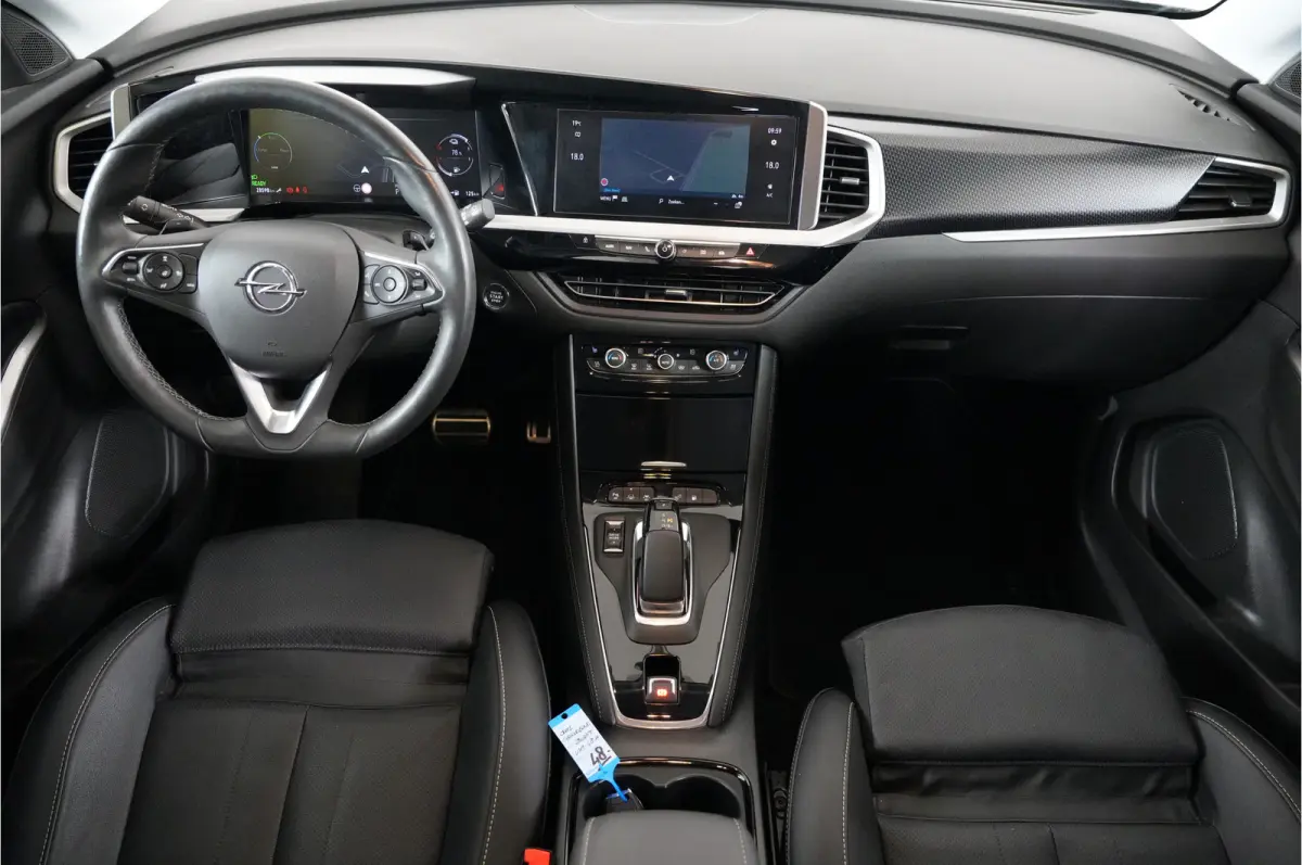 1.6 Turbo GS Line 225 pk PHEV | SOH 100% | Trekhaak | Leder | 360° | Stl. verw./verk. | El. achterklep  | Adaptive Cruise |