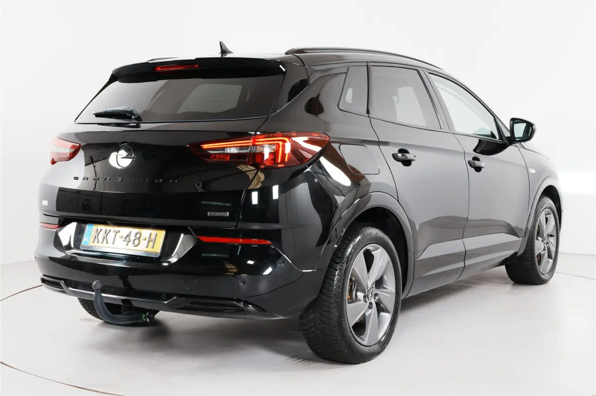 1.6 Turbo GS Line 225 pk PHEV | SOH 100% | Trekhaak | Leder | 360° | Stl. verw./verk. | El. achterklep  | Adaptive Cruise |