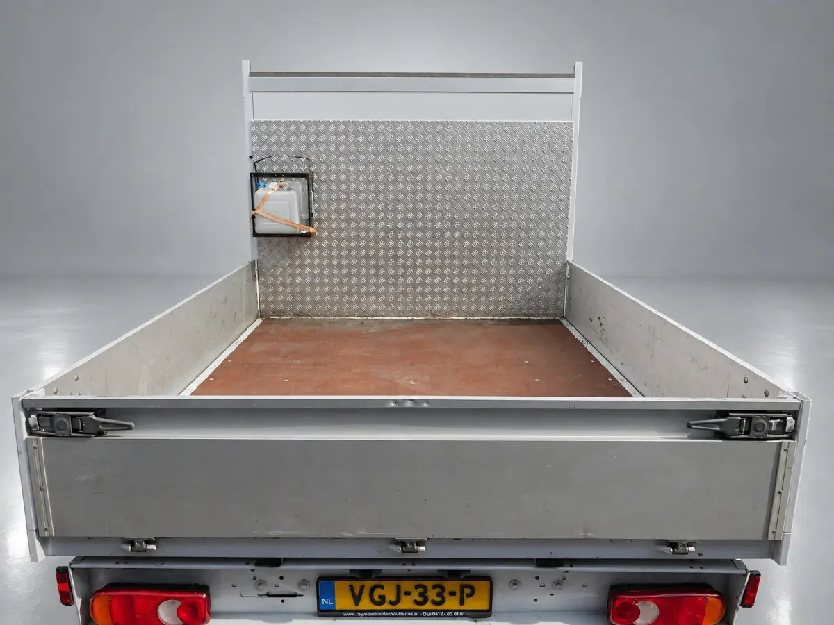 T35 2.3 dCi 145 L4 DL DUBBELE CABINE OPEN LAADBAK