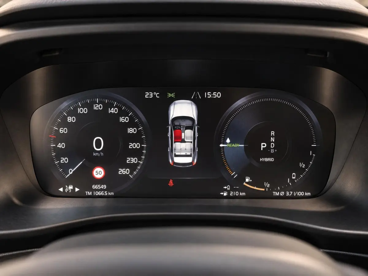 1.5 T5 Plug-in hybrid Ultimate Dark | Pano | H/K Sound | Surround View | BTW