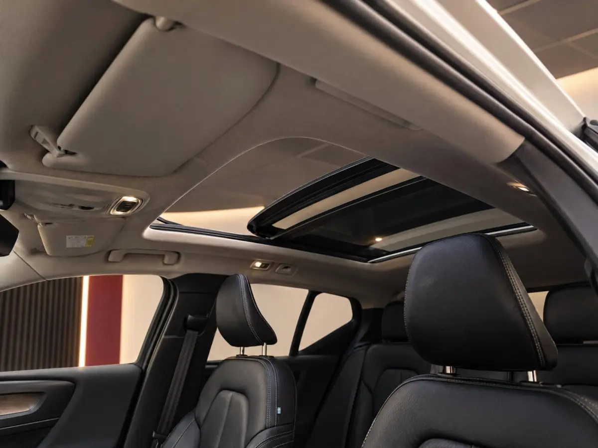 1.5 T5 Plug-in hybrid Ultimate Dark | Pano | H/K Sound | Surround View | BTW