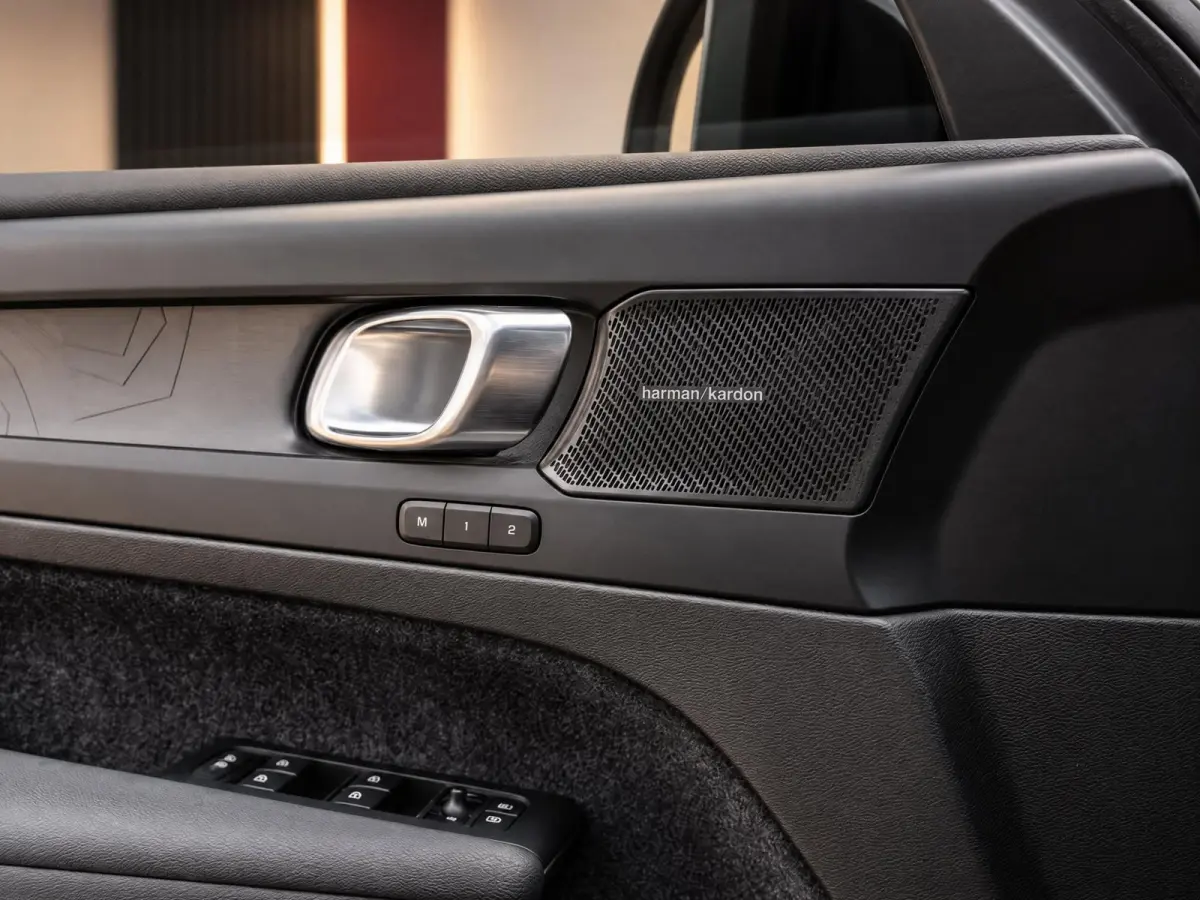 1.5 T5 Plug-in hybrid Ultimate Dark | Pano | H/K Sound | Surround View | BTW