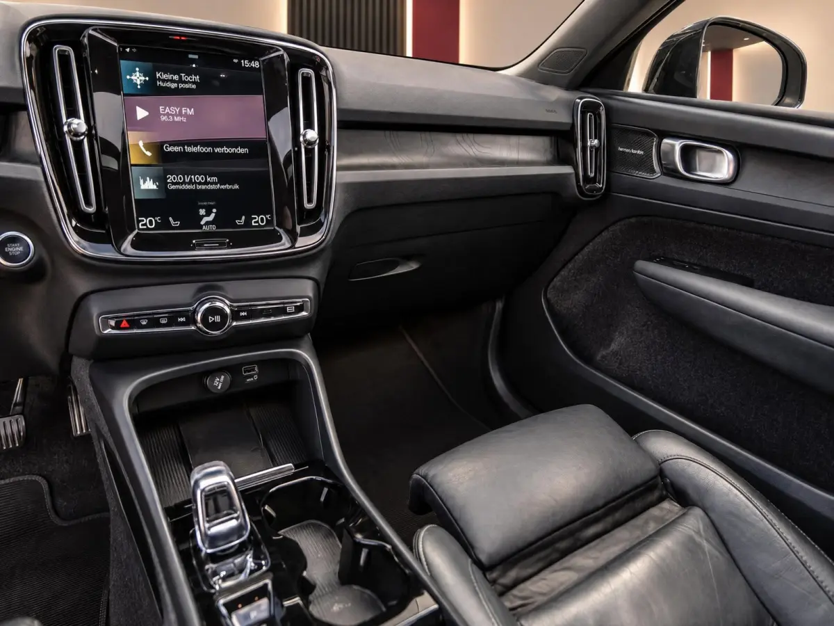 1.5 T5 Plug-in hybrid Ultimate Dark | Pano | H/K Sound | Surround View | BTW