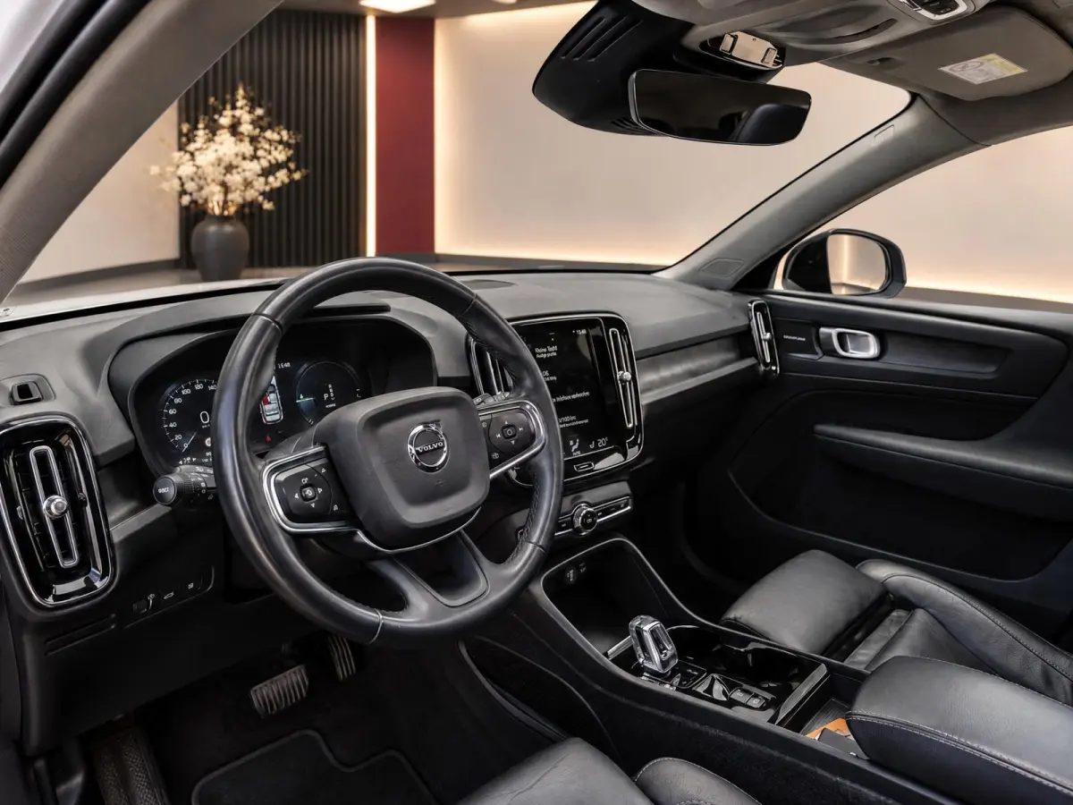 1.5 T5 Plug-in hybrid Ultimate Dark | Pano | H/K Sound | Surround View | BTW