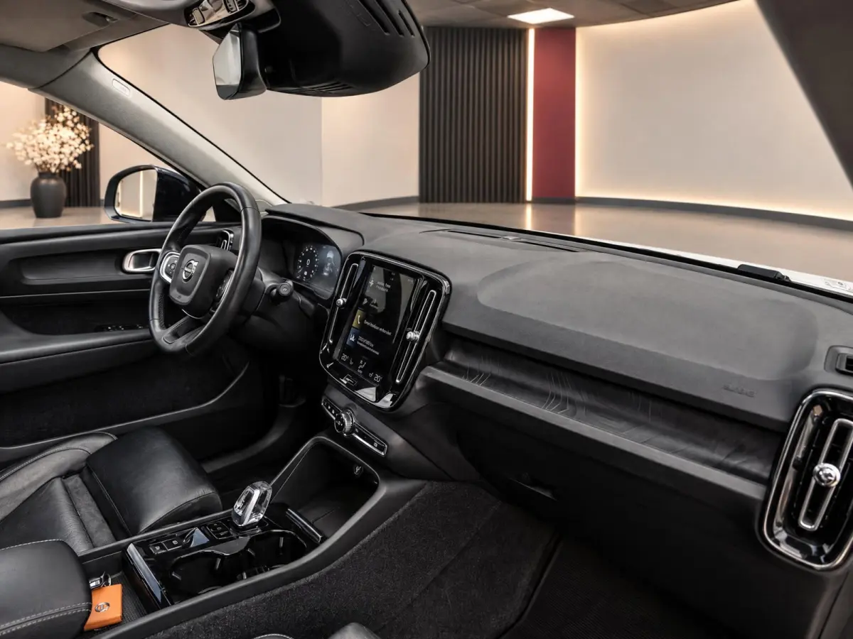 1.5 T5 Plug-in hybrid Ultimate Dark | Pano | H/K Sound | Surround View | BTW