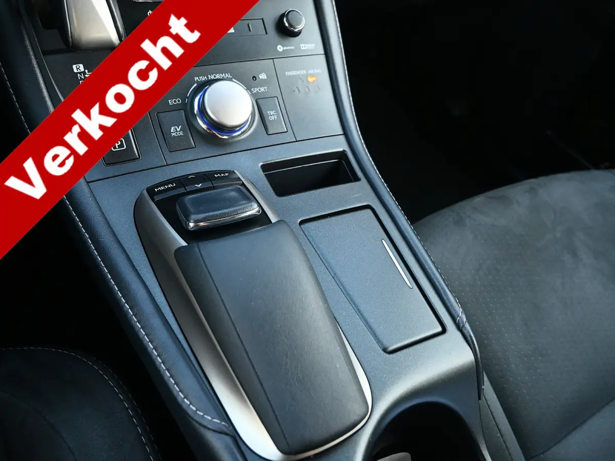 200h Business Launch Edition, alcantara, camera, cruise, clima, key less, NL-auto