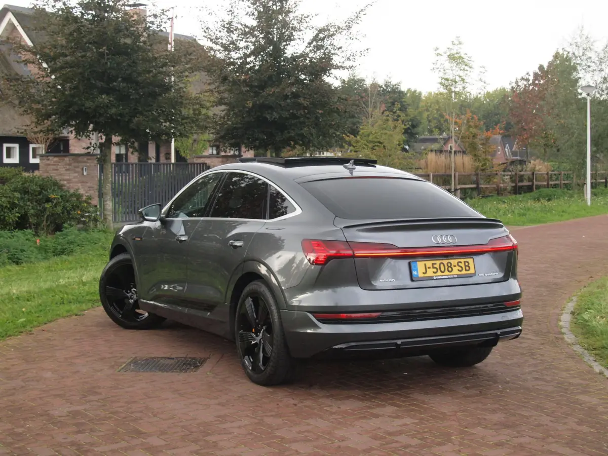 55 quattro S edition 95 kWh | SOH 92% | S-Line Stoelen | Panoramadak | Bang & Olufsen | Camera | Ambienteverlichting |
