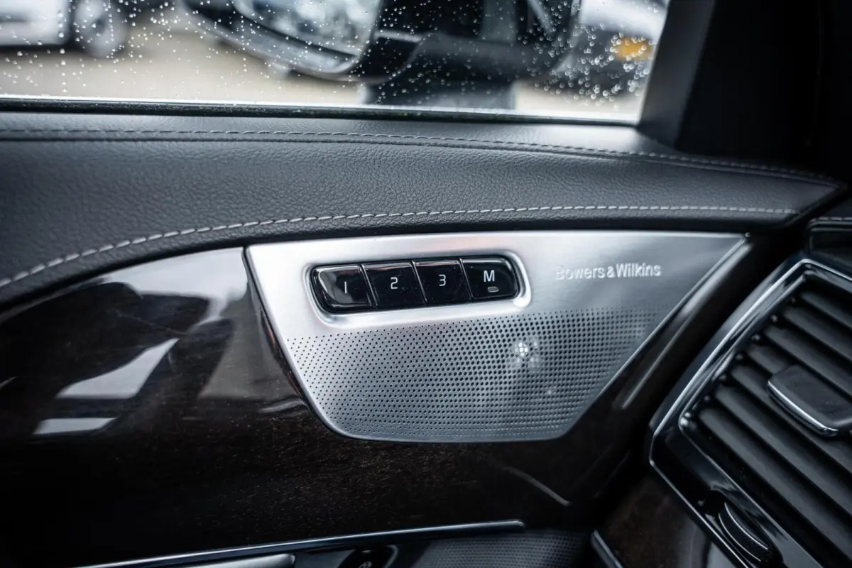 2.0 T8 Twin Engine AWD Inscription*VOL!!*LUCHT*B&W*PANO*