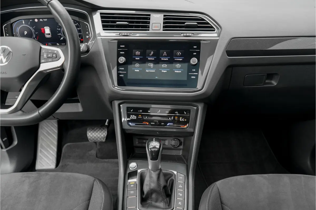 1.4 TSI eHybrid Elegance Pano ACC 360° IQ Light Stuurwielverw