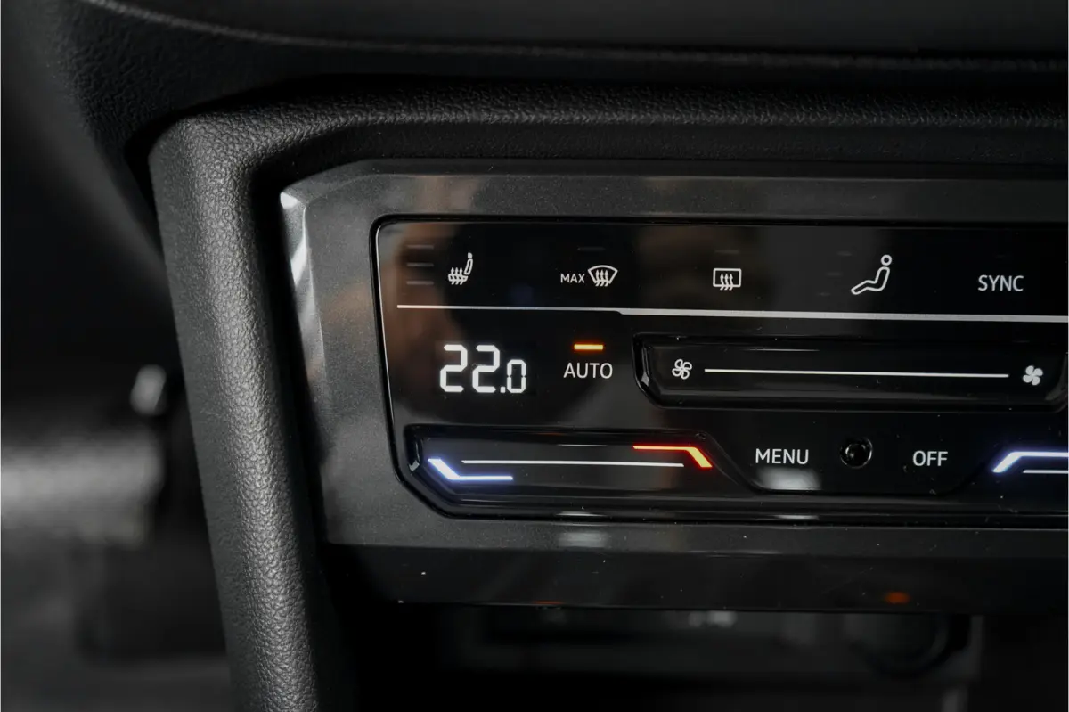 1.4 TSI eHybrid Elegance Pano ACC 360° IQ Light Stuurwielverw