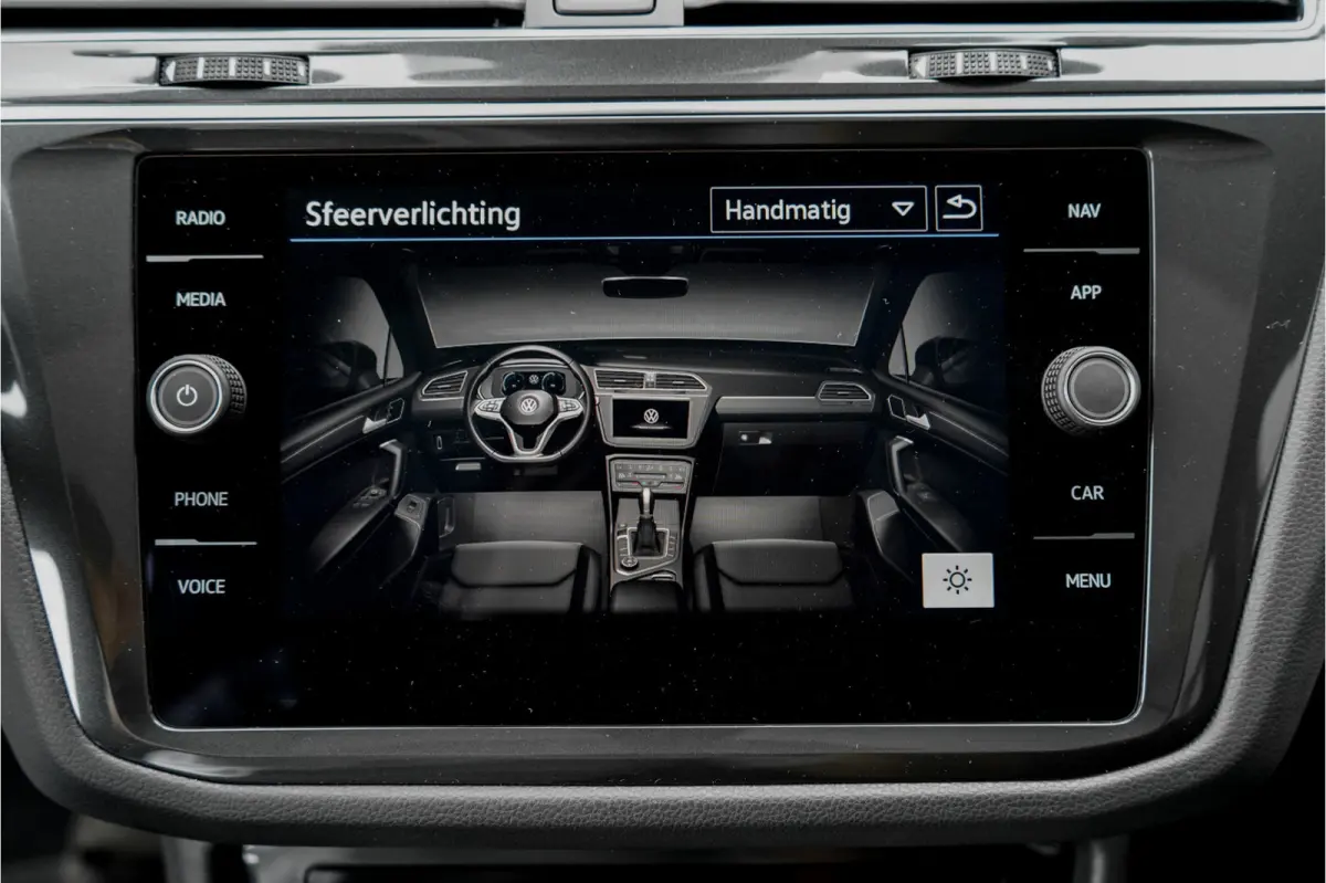 1.4 TSI eHybrid Elegance Pano ACC 360° IQ Light Stuurwielverw