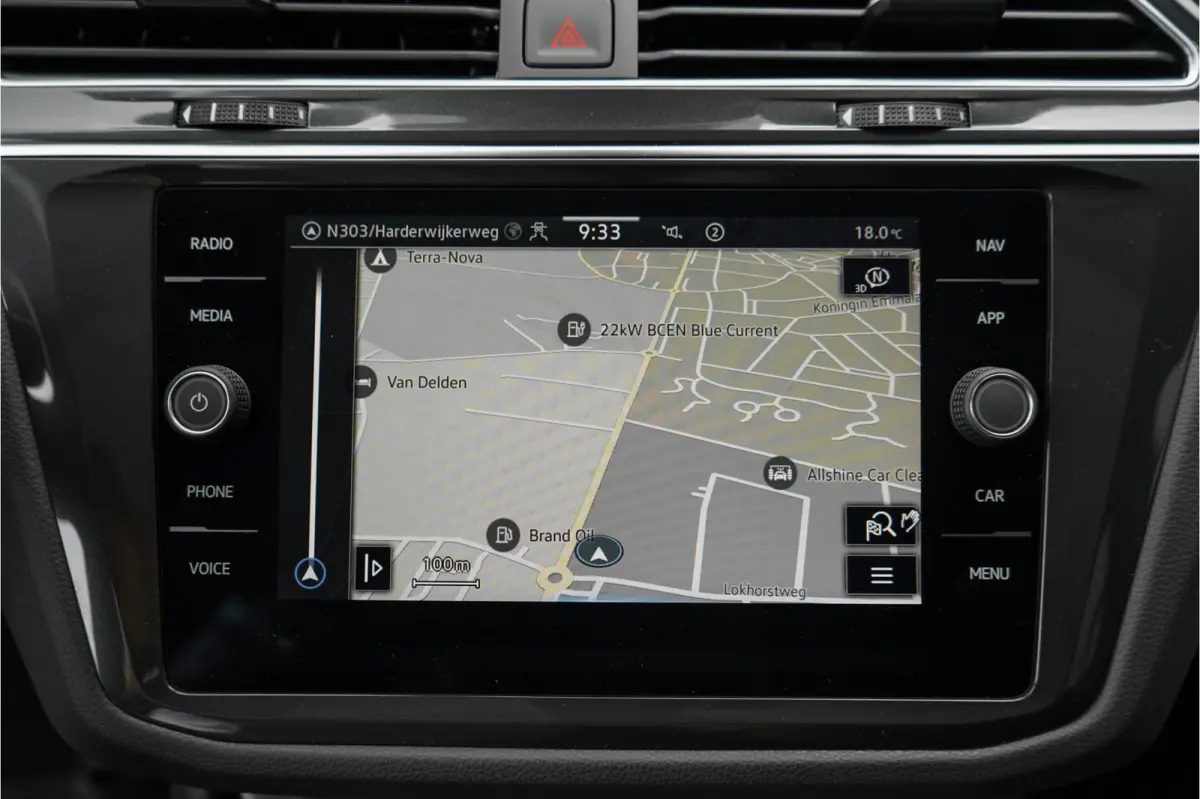 1.4 TSI eHybrid Elegance Pano ACC 360° IQ Light Stuurwielverw