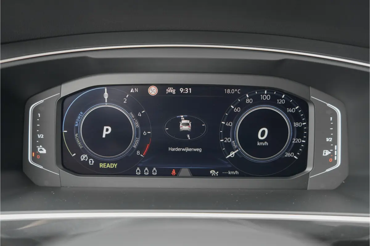 1.4 TSI eHybrid Elegance Pano ACC 360° IQ Light Stuurwielverw