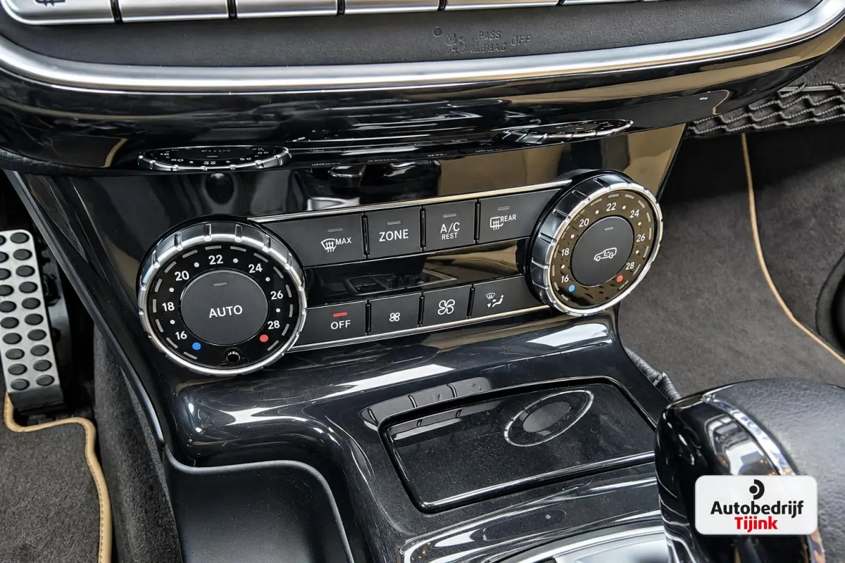 350 BLUETEC 211PK | Distronic | Schuif/kantel dak | Designo | Stoelverwarming/verkoeling | Stuurverw. | Trekhaak | Elek. stoelen + memory | Camera | Standverwarming | Grijs kenteken | Vol |
