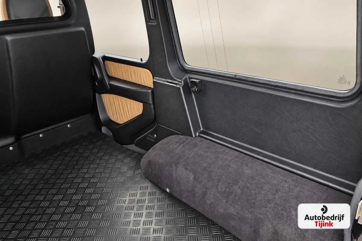 350 BLUETEC 211PK | Distronic | Schuif/kantel dak | Designo | Stoelverwarming/verkoeling | Stuurverw. | Trekhaak | Elek. stoelen + memory | Camera | Standverwarming | Grijs kenteken | Vol |