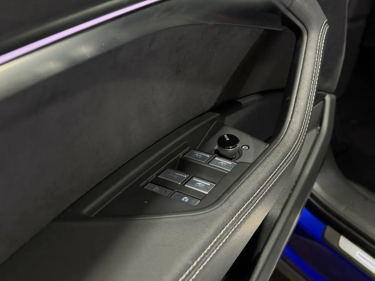SQ8 115 kWh | Valcona Leder | Panoramadak | Trekhaak | 22'' | Matrix LED | Memory | B&O |
